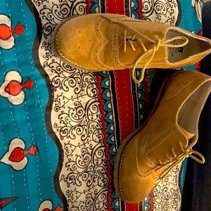 Brown suede Oxford chunky sole